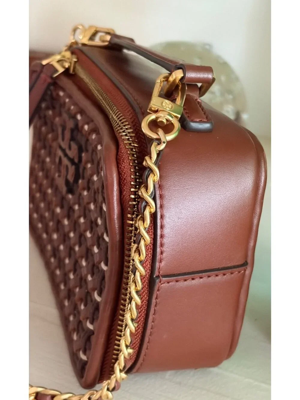 TORY BURCH Britten Woven Small Top Handle Case Bag Brown Gold Crossbody